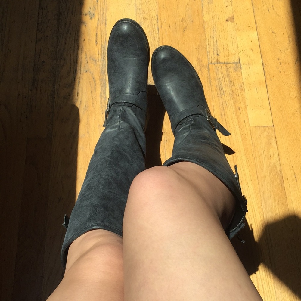 Zip-Up Black Boots!